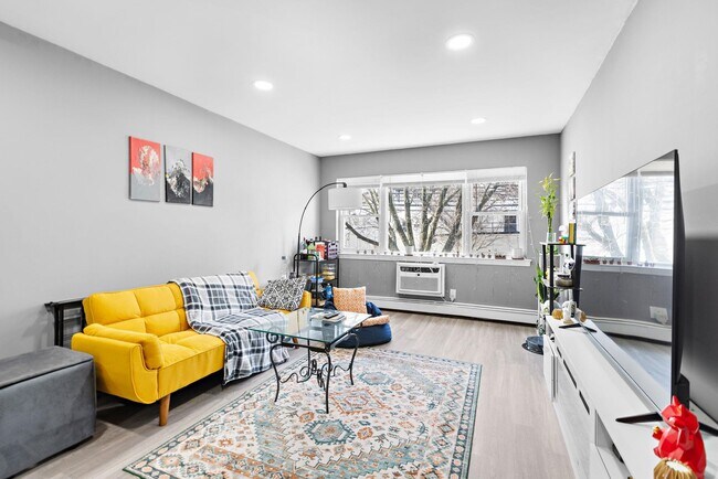 Building Photo - 120 32nd St