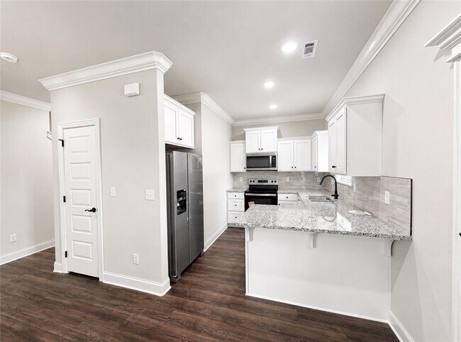 Building Photo - 264 LaVona Ln