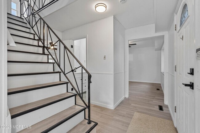 Building Photo - 8 Holton Ln