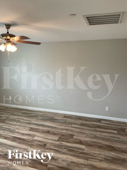 Building Photo - 1013 Cetona Ct