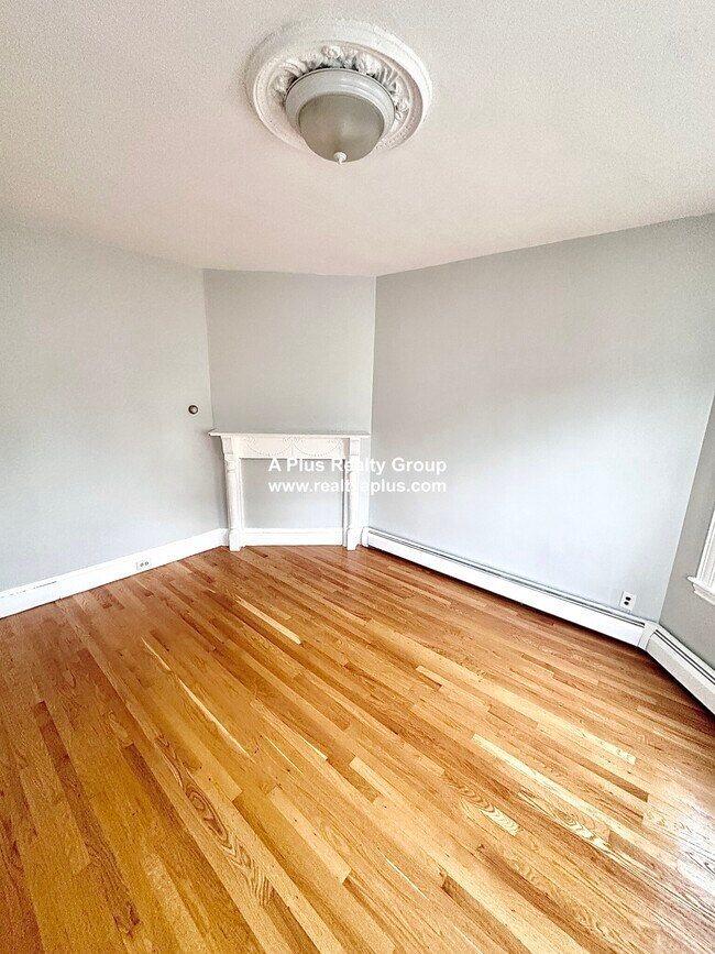 Building Photo - 5 Buckley Ave