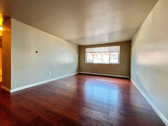 Building Photo - Robertson1005 (KC-JF)