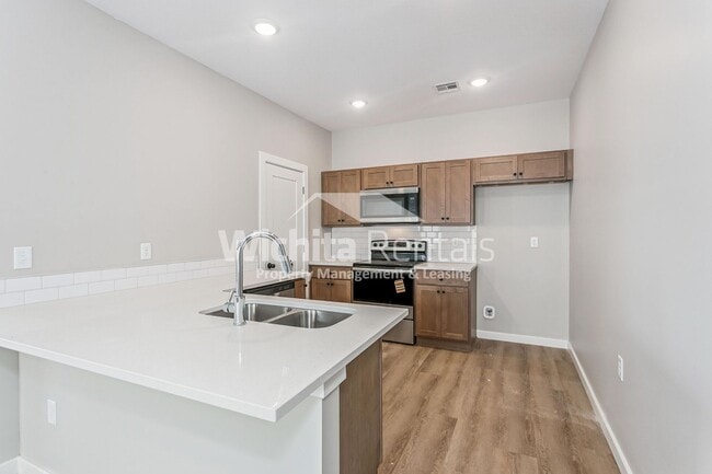 Building Photo - 4 bed / 2 bath - Move in ready!!!