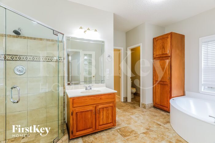 Building Photo - 6201 Windsor Ln