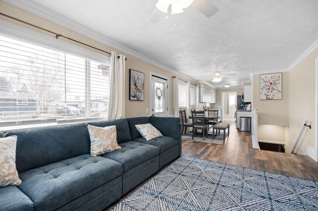 Building Photo - 428 Edwards Ave