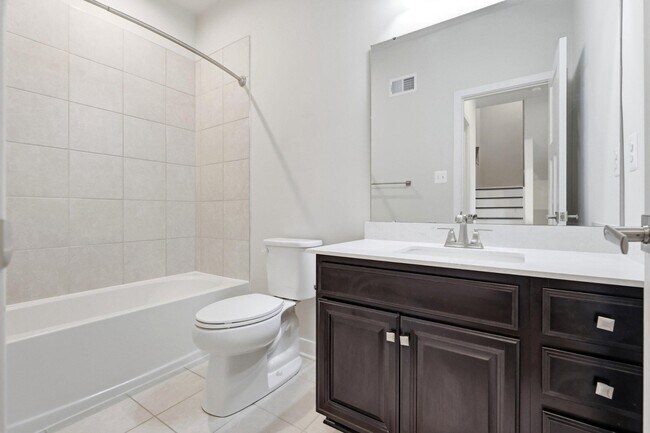 Building Photo - 5714 Richmanor Terrace