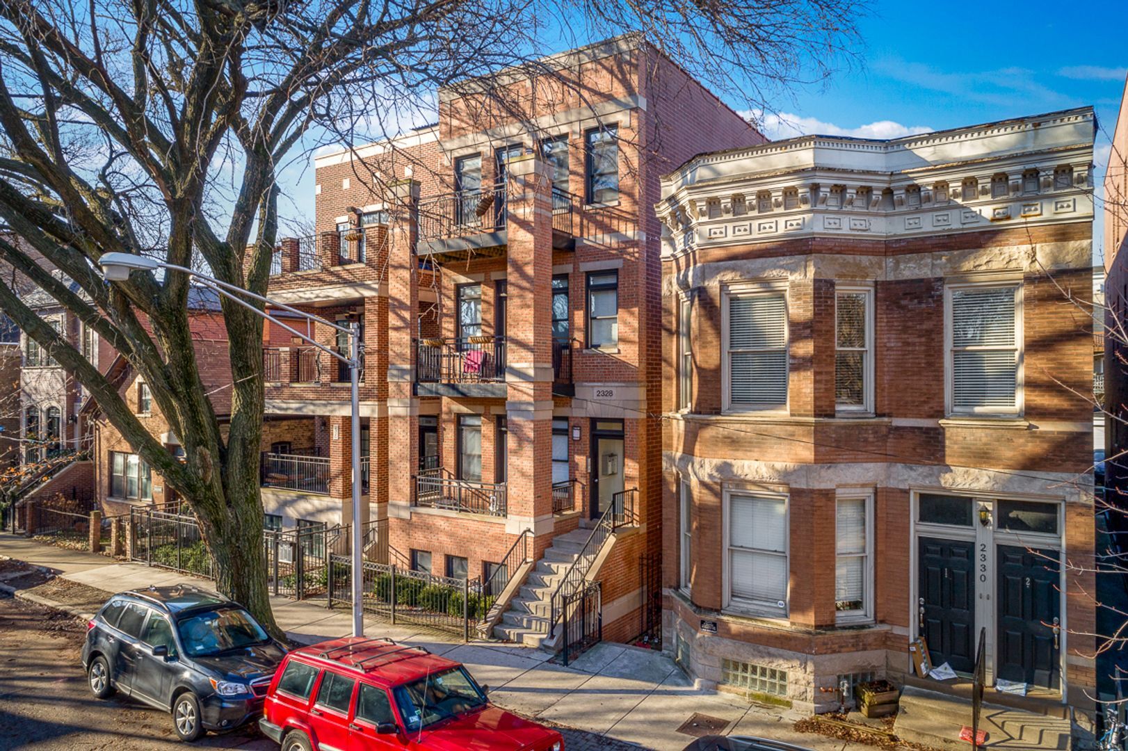 Building Photo - 2328 N Greenview Ave