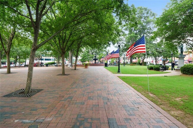 Building Photo - 313 Niles Ct