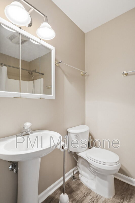 Building Photo - 233 Carmack Dr