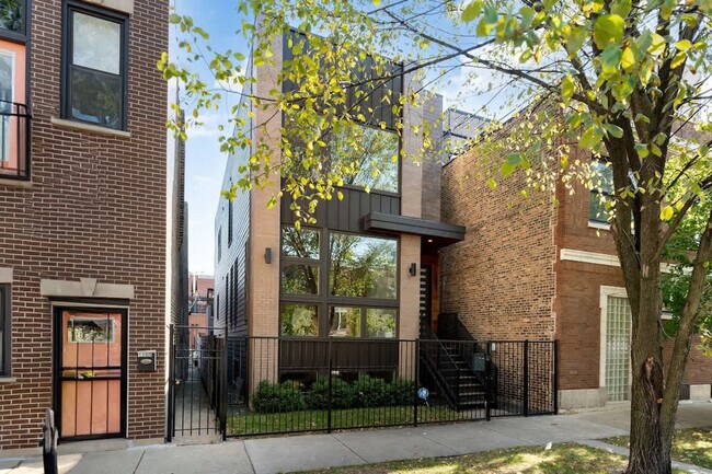 Building Photo - 1307 N Bell Ave