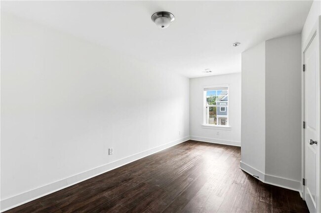Building Photo - 1881 Plainsboro Dr