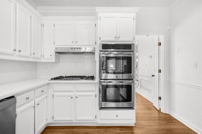 Building Photo - 11215 Highfield Chase Dr