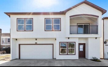 Building Photo - 11623 Waldemar Dr