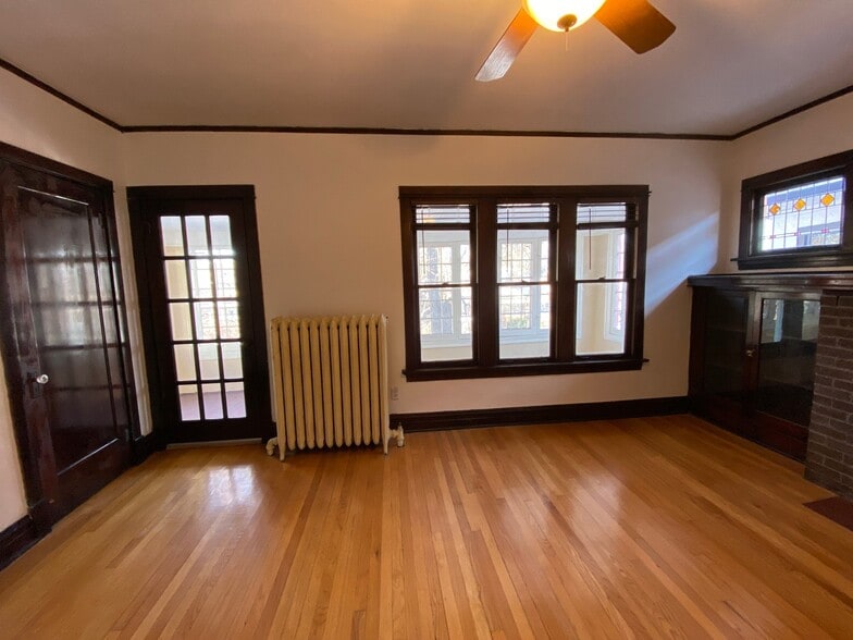 Building Photo - 607 N Humphrey Ave