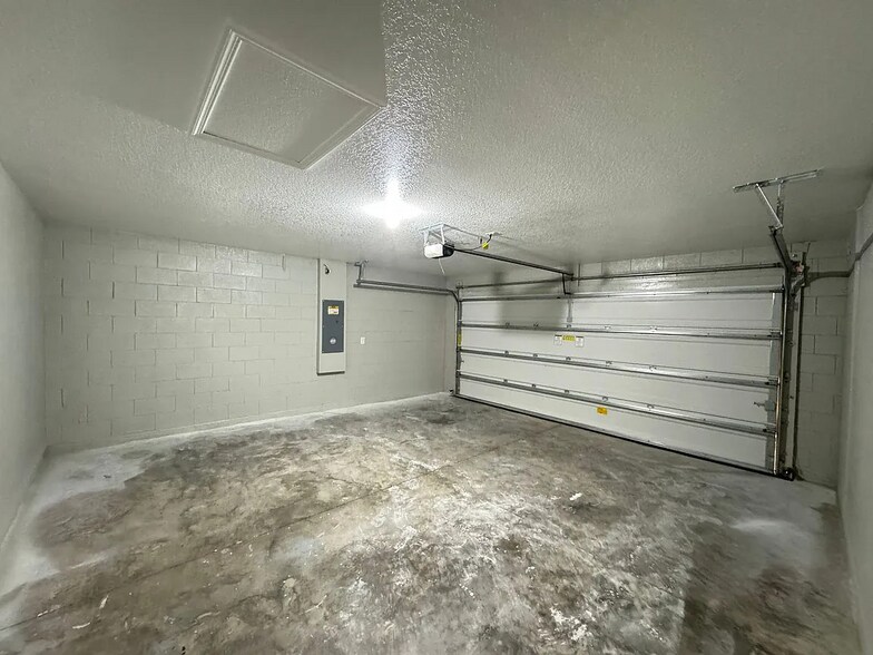 Building Photo - 910 Nancy Ct