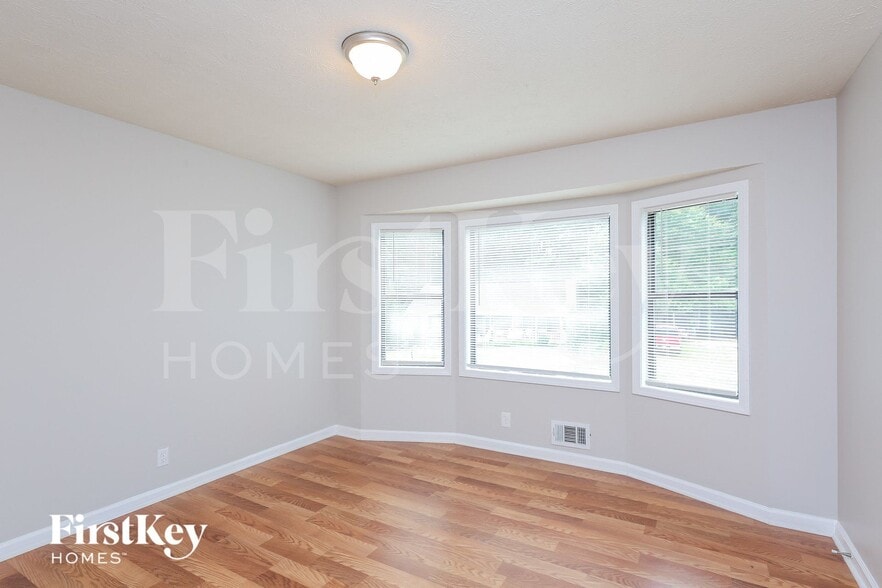 Building Photo - 2639 Windmere Dr NW