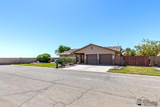 Building Photo - 3294 S Pinto Wy