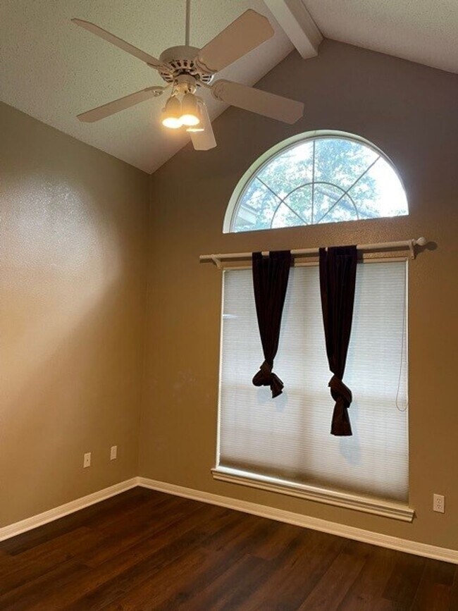 Building Photo - Available Now! No Pets! Beautiful 4 bed/2....