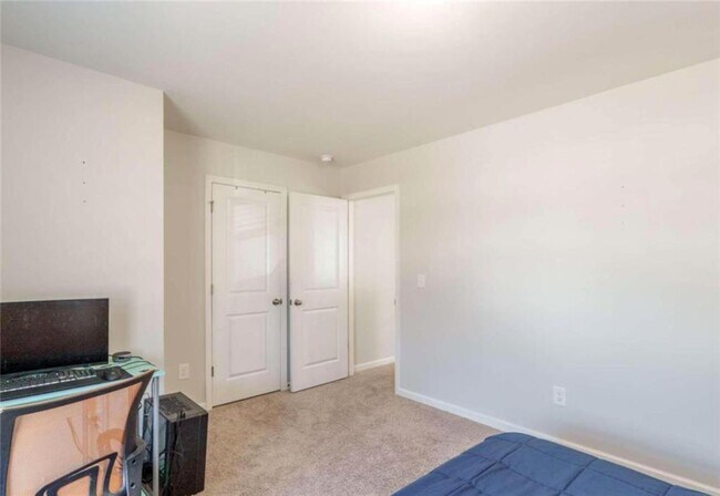 Building Photo - 449 Mccall Wy
