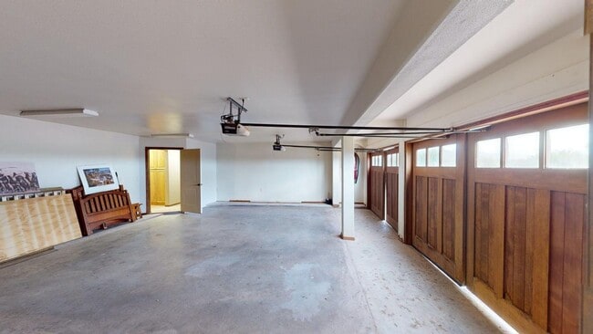 Building Photo - Furnished 5-Bedroom Home with Indoor Pool & Amenities