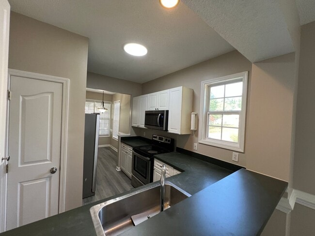 Building Photo - 7706 Astoria Pl