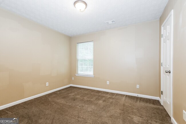 Building Photo - 1050 Trotters Farm Rd