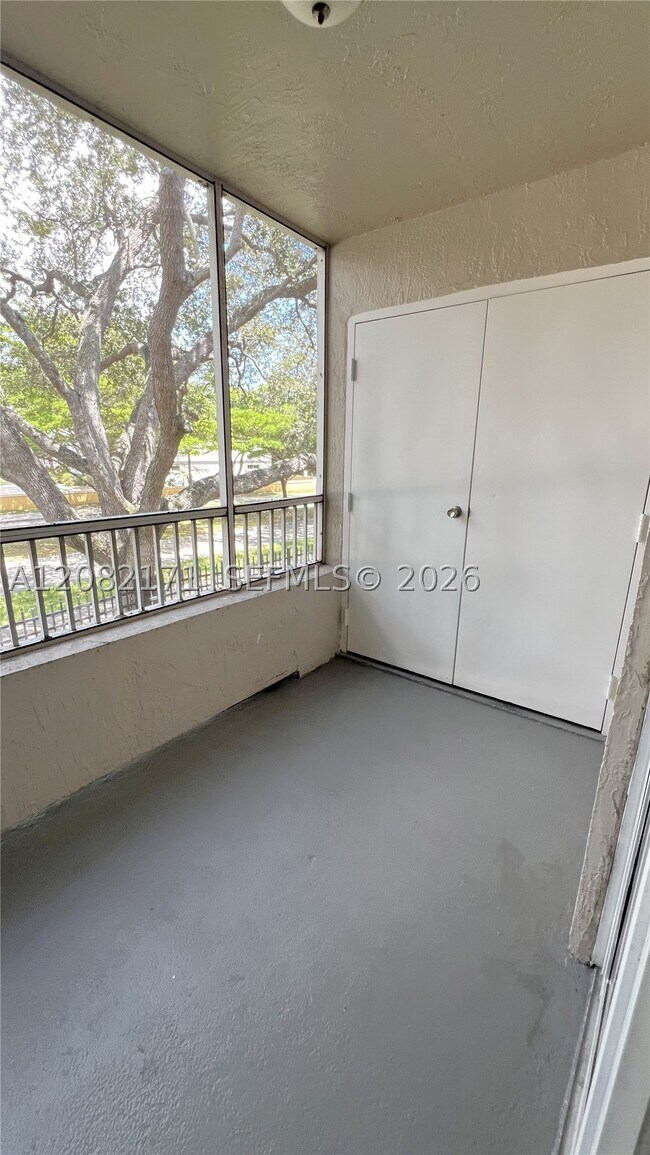 Building Photo - 2890 N Oakland Forest Dr