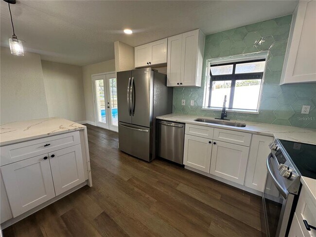 Building Photo - 1611 Canal Ct