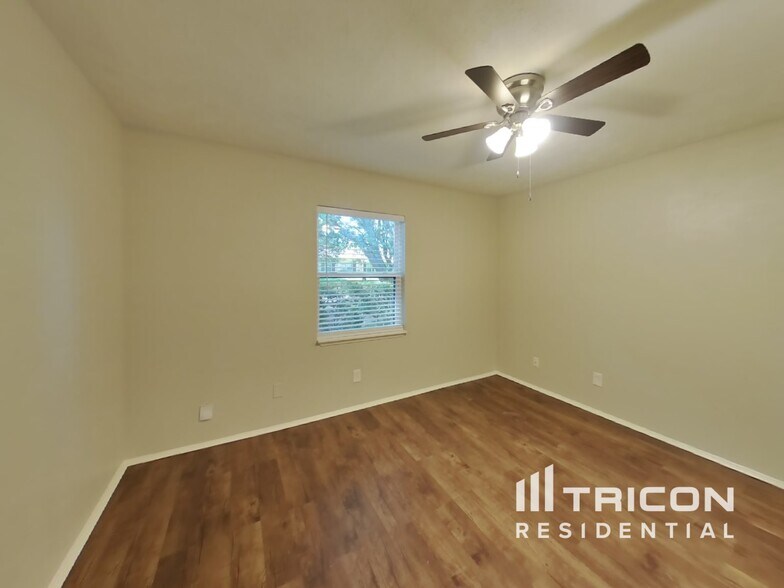Building Photo - 7125 Hardwood Trail