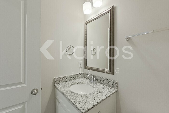 Building Photo - 2091 Banyon Cir