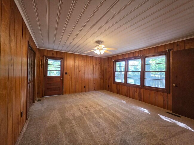 Building Photo - 232 Pinckney St