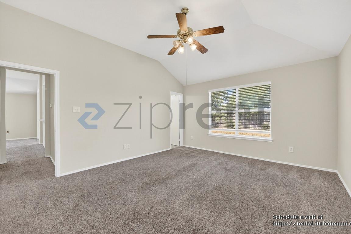 Building Photo - 9100 Warren Dr