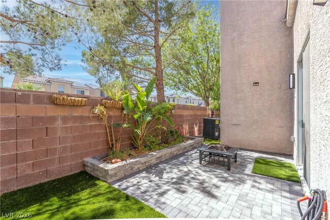 Building Photo - 5999 Quiet Glow Ave