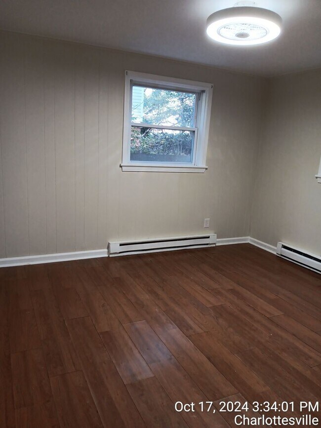 Building Photo - Spacious 5-Bedroom 2 Bath  Home in Historic Downtown Charlottesville