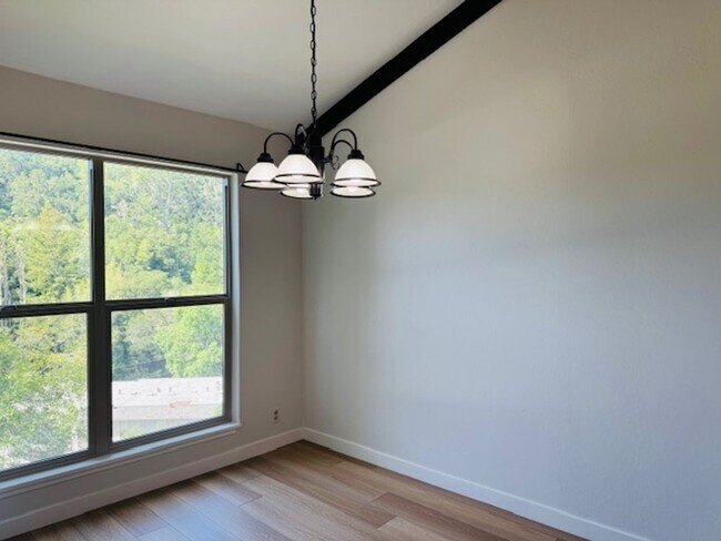 Building Photo - Spacious Two story 2 bedroom, 2 bath Condo. Move-In ready!!