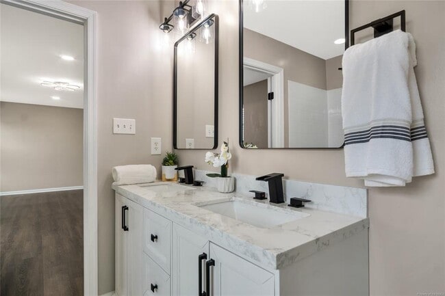 Building Photo - 10868 White Dogwood Dr