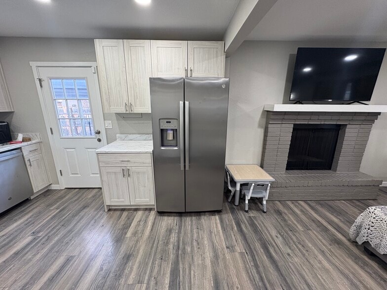 Building Photo - 1216 Richards Ave