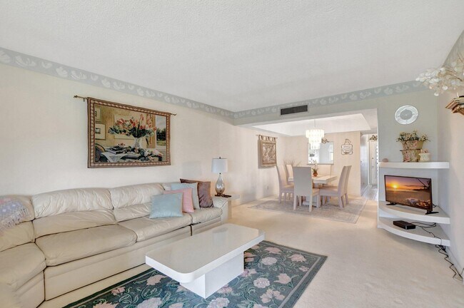 Building Photo - 23099 Barwood Ln N