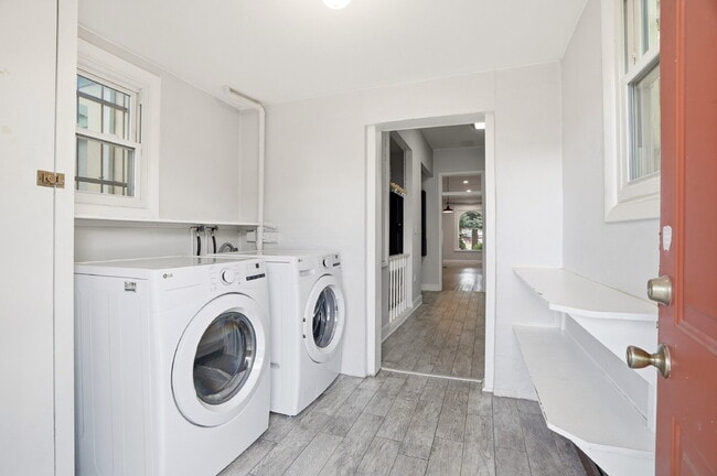 Building Photo - $2,640.95, 2-bed, 1-bath Victorian in the heart of Curtis Park with a detached garage.