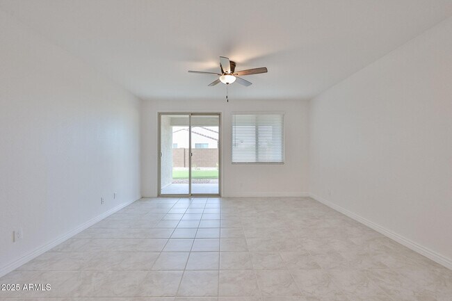 Building Photo - 8806 W Orange Dr