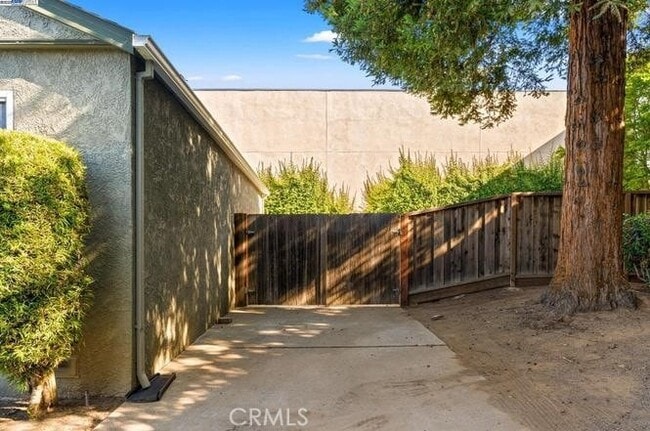 Building Photo - 20852 Baker Rd
