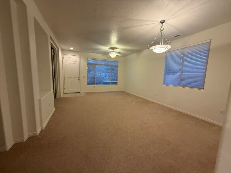 Building Photo - 3472 E Canyon Crest Ave