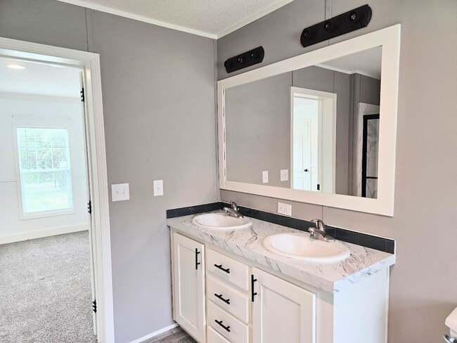 Building Photo - Brand New Home!