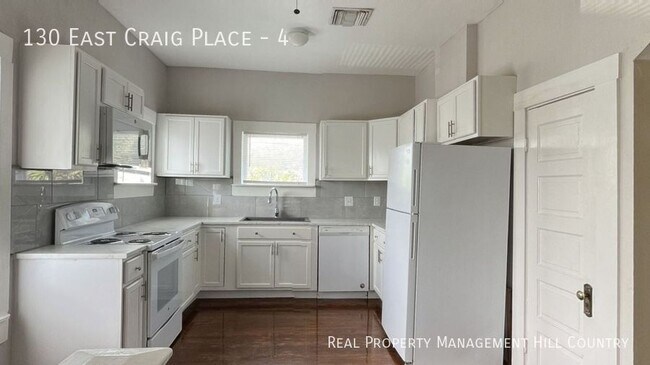 Building Photo - 130 E Craig Pl