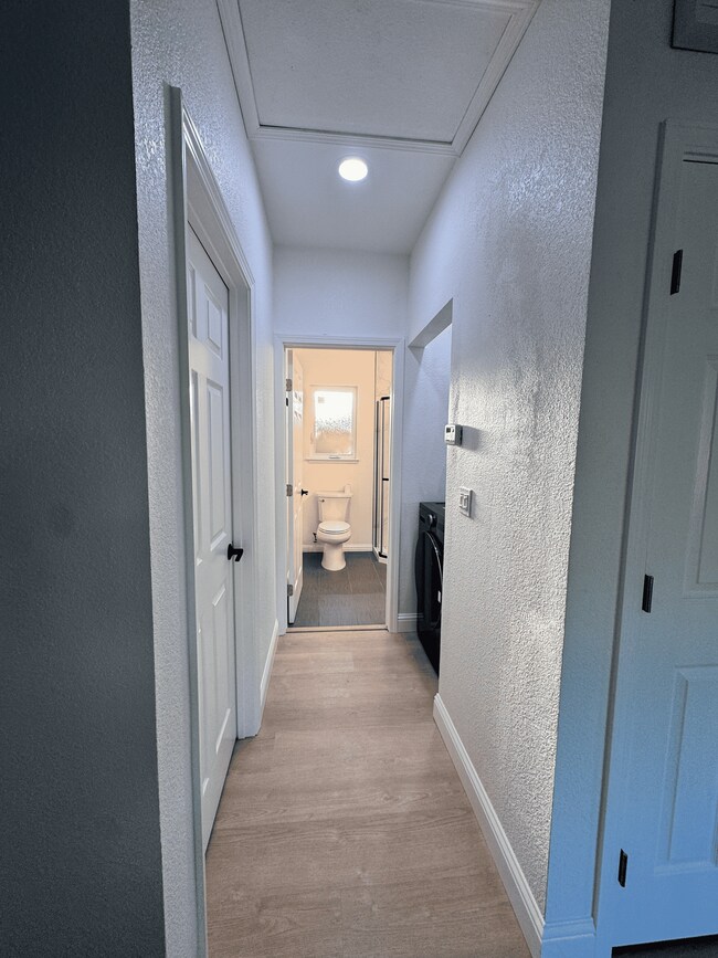 Building Photo - 1053 Brommer St