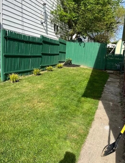 Building Photo - 288 S Walnut St