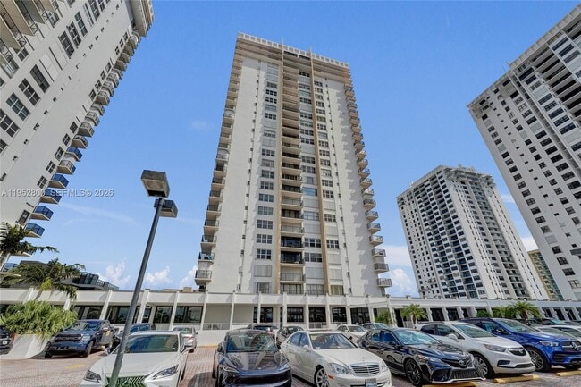 Building Photo - 2201 S Ocean Dr