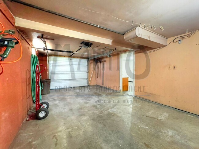 Building Photo - Tranquil Home Steps from Manito Park