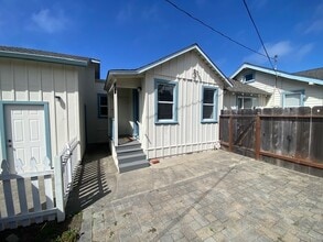 Building Photo - 512 Lobos Ave