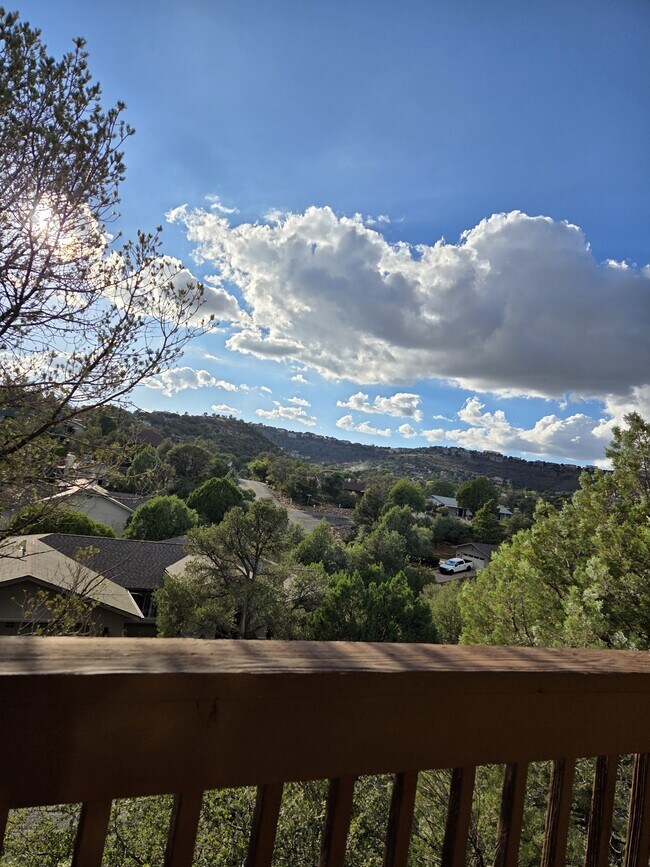 Building Photo - 4932 Summit Cir